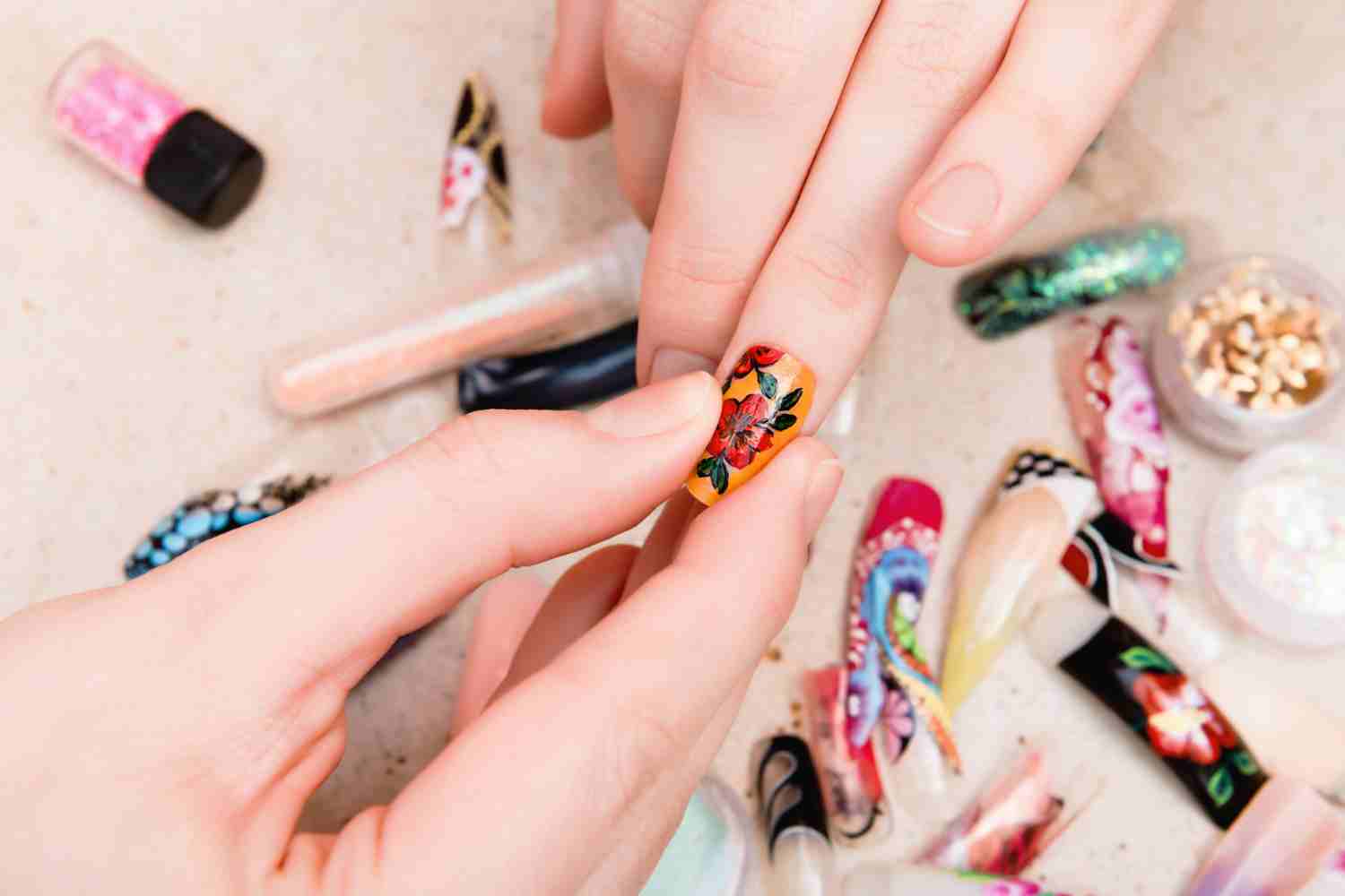 Nail Art & Design Techniques 